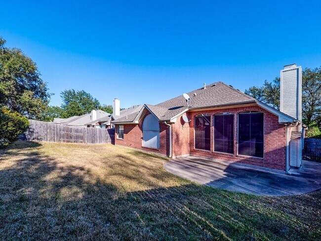 Building Photo - 1901 Dapplegrey Ln