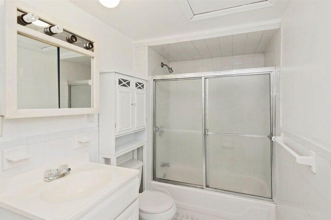 Building Photo - 40 Liberty Pl