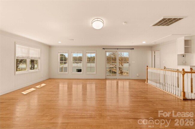 Building Photo - 118 Revere Dr