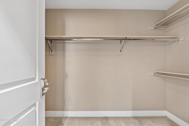 Building Photo - 4805 N Woodmere Fairway