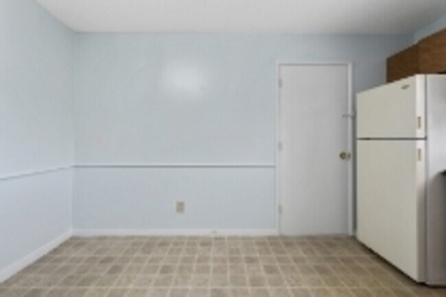 Building Photo - 8704 Wornall Rd