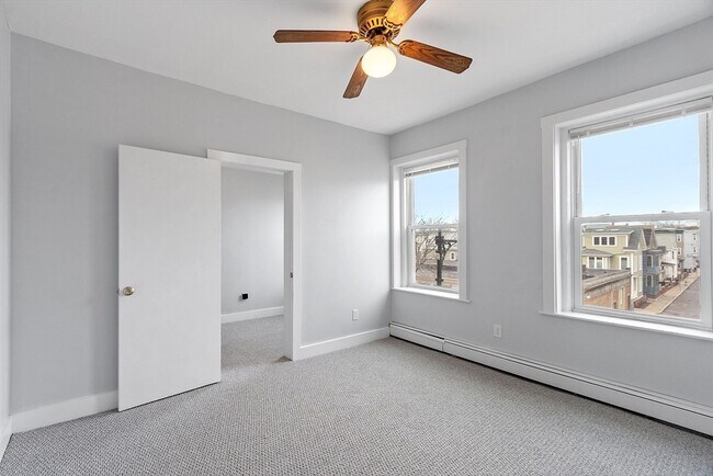 Building Photo - 1298 Cambridge St