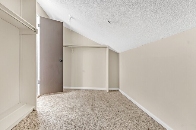 Building Photo - 1838 Quail Park Cir