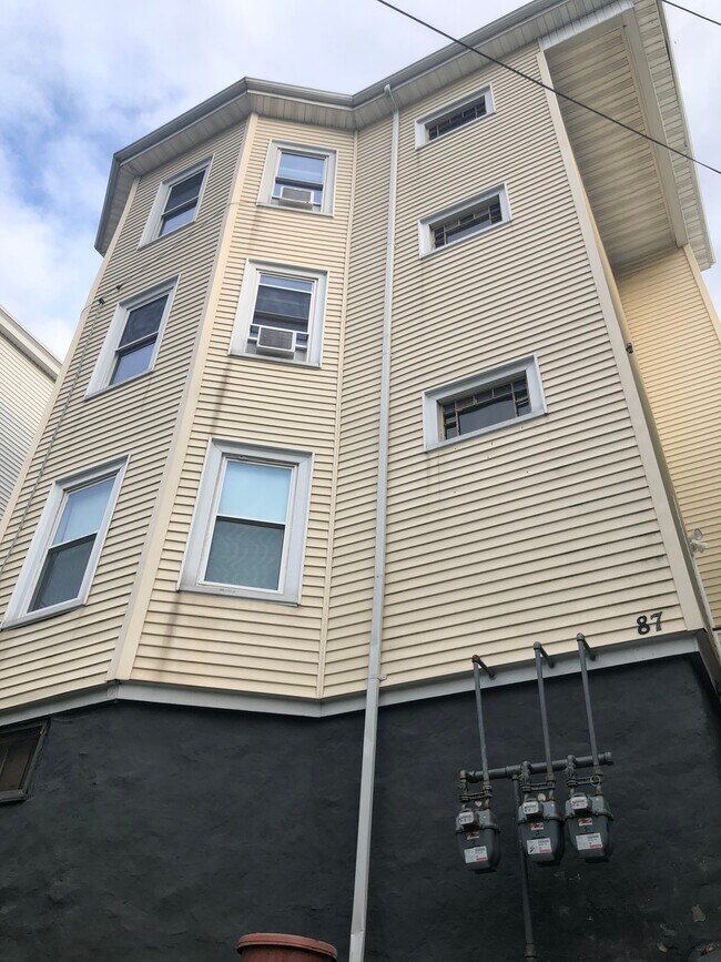 Primary Photo - 87 Marlborough St