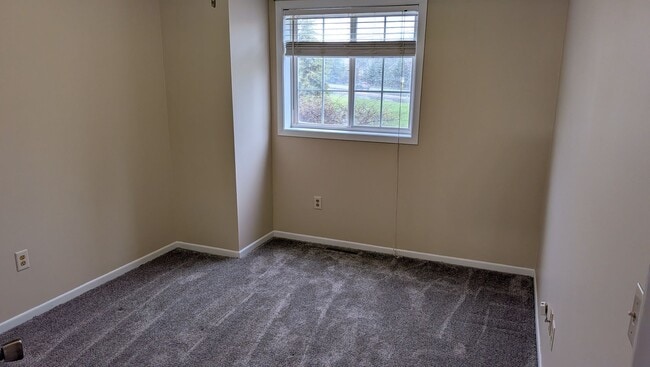 Building Photo - Stunning 2 Bedroom Home in The Heart of Eagan