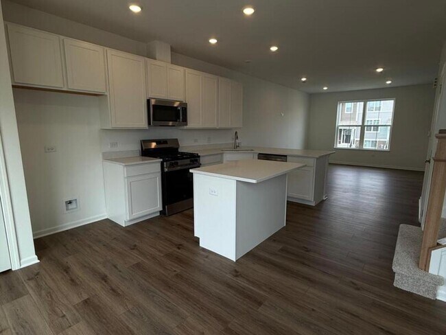 Building Photo - 14934 Dyer Ln