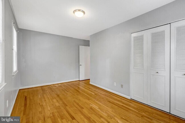 Building Photo - 8916 Braeburn Dr