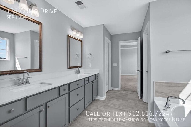 Building Photo - 135 Como Dr