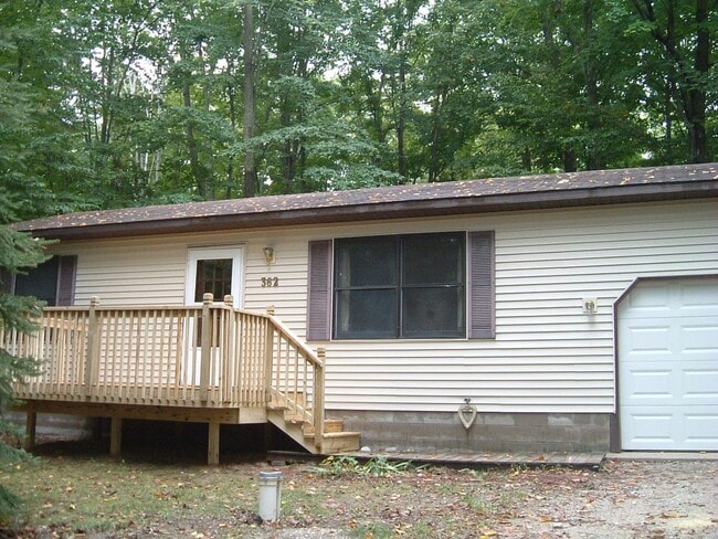 Primary Photo - 2 BEDROOM HOME NEAR SPIDER LAKE