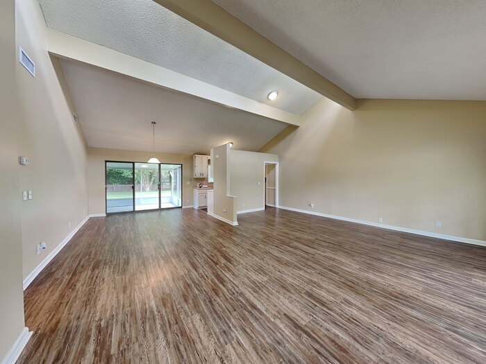 Building Photo - 1685 Farm Way