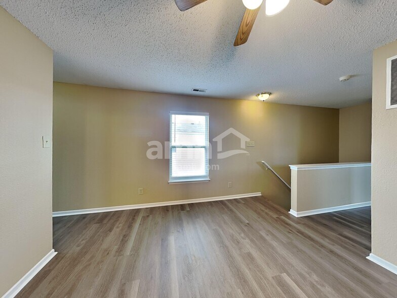 Building Photo - 12670 Justice Crossing