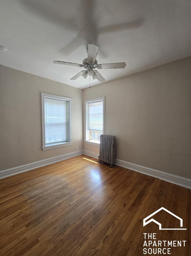 Building Photo - 918 Reba Pl