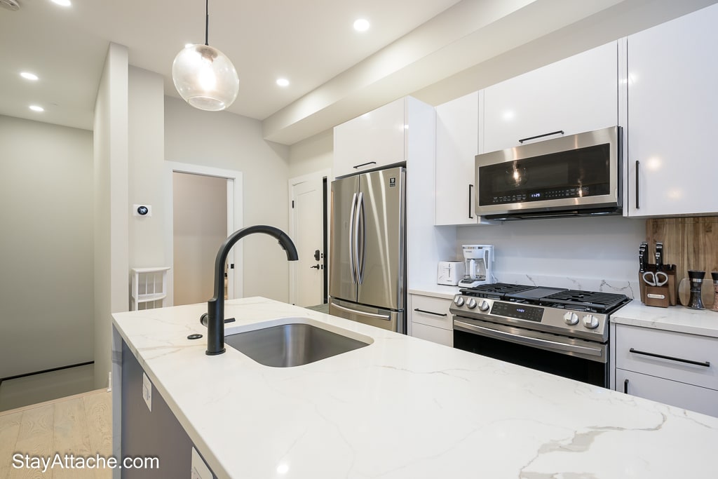 Building Photo - 2301 Ontario Rd NW