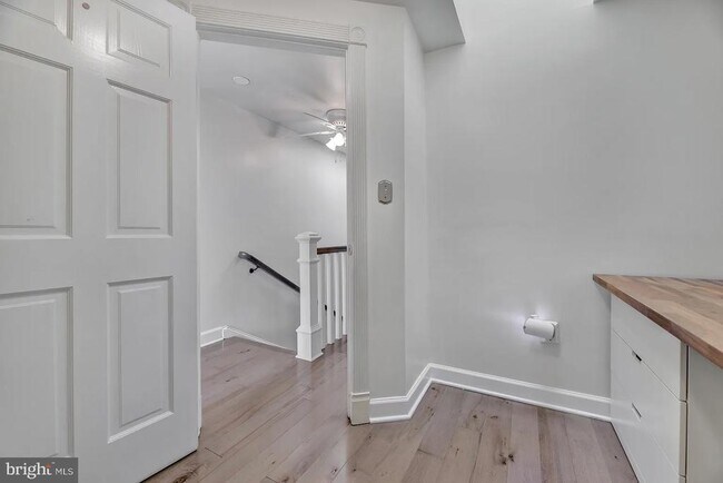 Building Photo - 639 20th St NE
