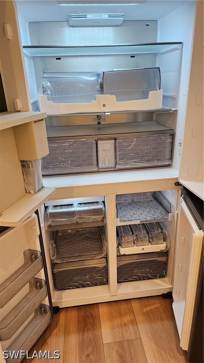 Building Photo - 301 6th Ave S