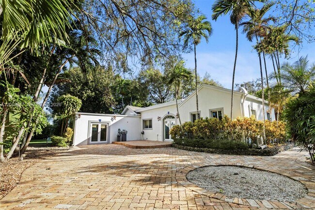 Building Photo - 7975 Sunset Dr