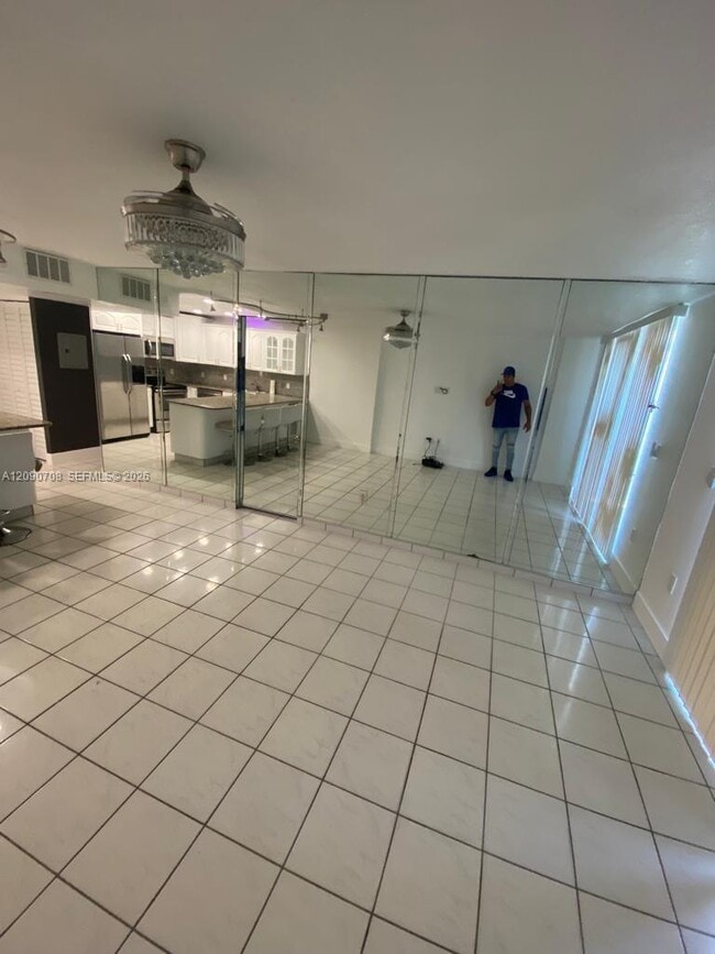 Building Photo - 401 Ocean Dr