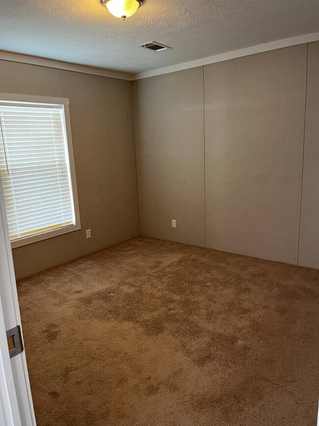 Building Photo - 4900 SE 102nd Pl