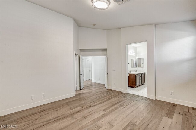 Building Photo - 6935 Galeria Posada Ave