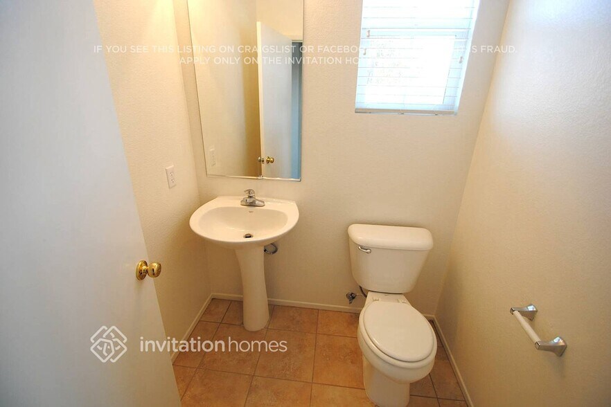 Building Photo - 40503 Carly Ct