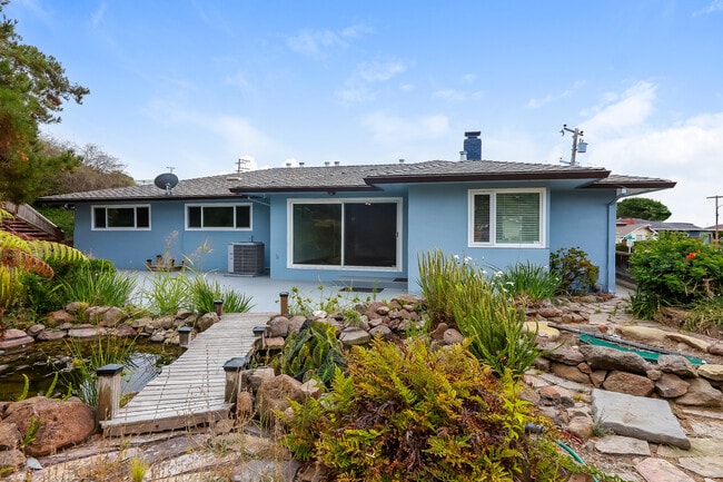Building Photo - 1552 Vistagrand Dr