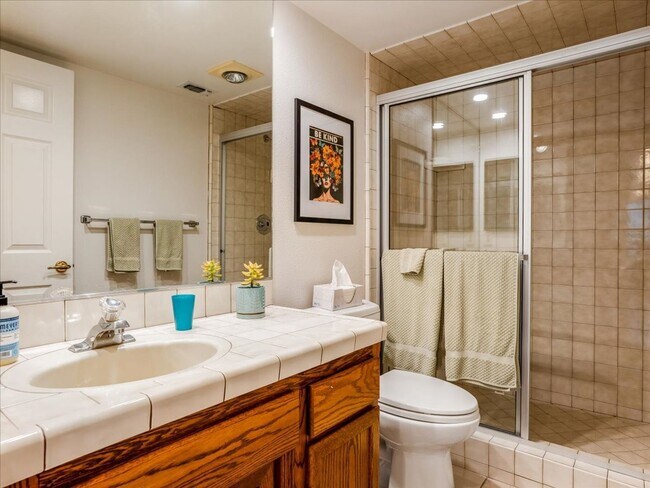 Building Photo - 271 Twin Ridge Dr