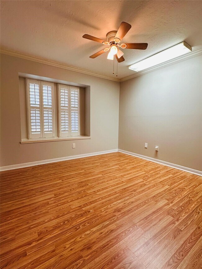Building Photo - 15111 Yorkpoint Dr