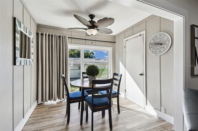 Building Photo - 9032 Mission Oaks Blvd