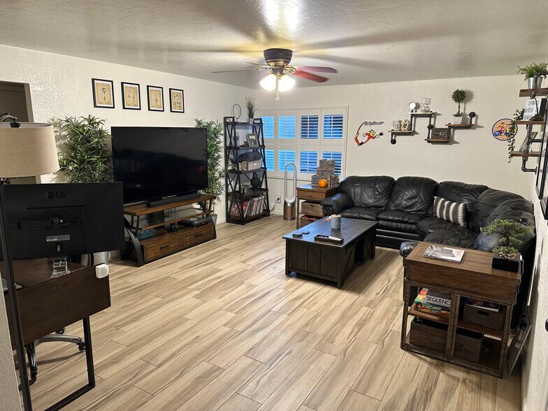 Living Room - 4201 E Camelback Rd
