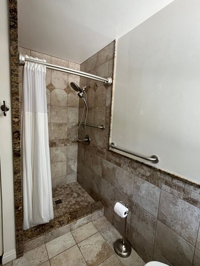 Building Photo - Coming Soon! 3 bd/2.5 bath home in the rolling foothills of Vista