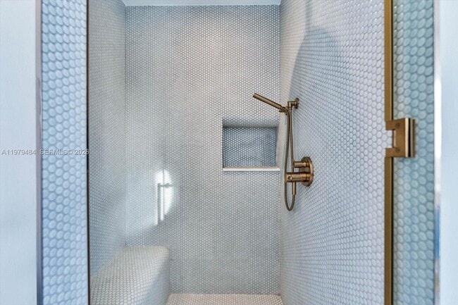 Building Photo - 2678 Tigertail Ave