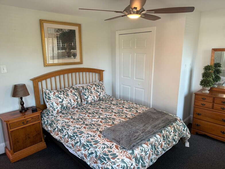 Building Photo - 39 Thomas Ave