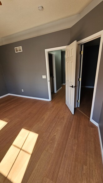 Master Bedroom - 10991 Oak Grove Cir