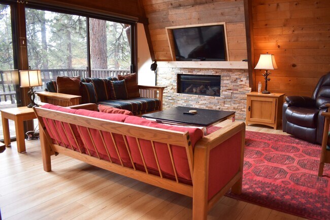 Building Photo - Winter Lease - Less than half a mile to Burnt Cedar Beach, Restaurants and Grocery!!