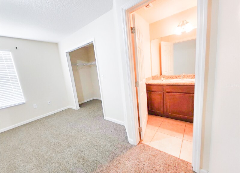 Building Photo - 1132 Chelsea Dr