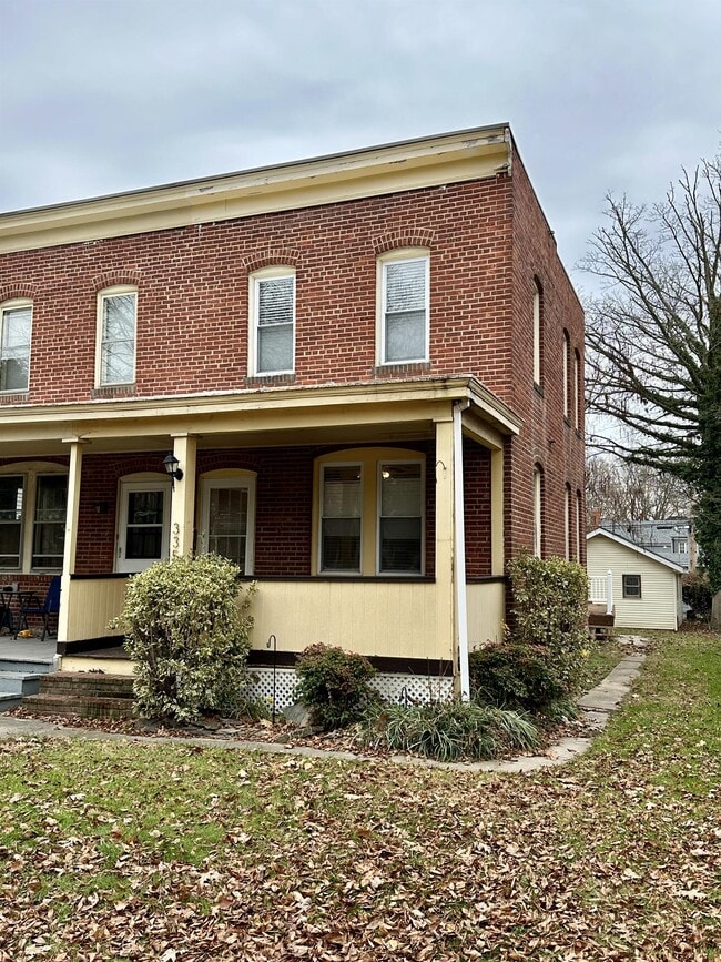 Primary Photo - 335 N Bradford St