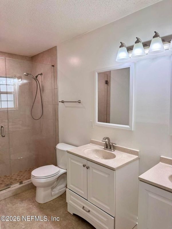 Building Photo - 8250 Lakemont Dr