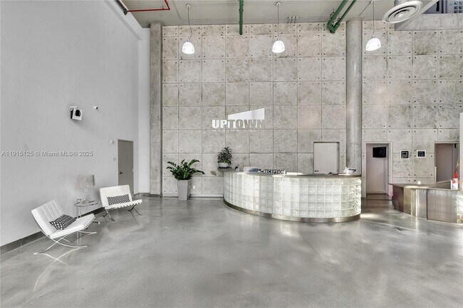 Building Photo - 3029 NE 188th St