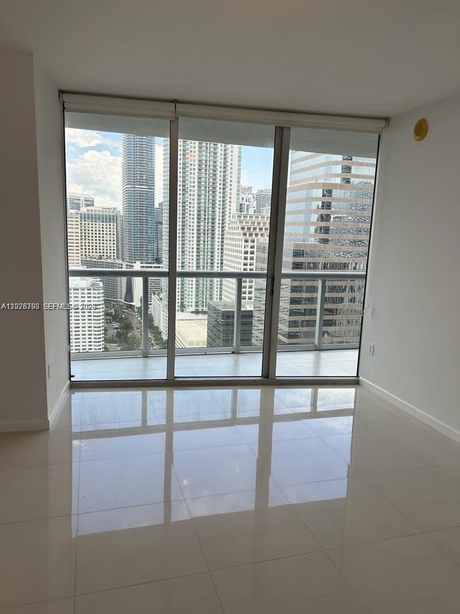 Building Photo - 495 Brickell Ave