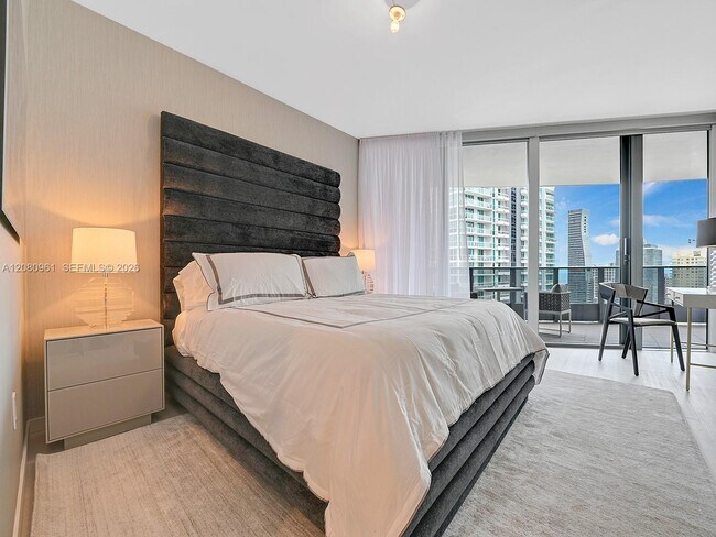 Building Photo - 1000 Brickell Plaza