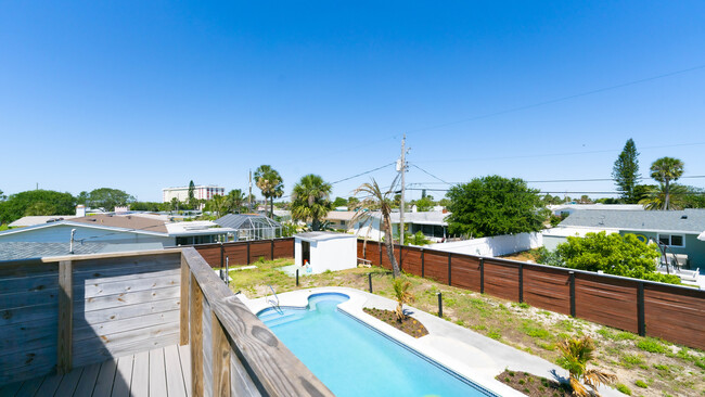 Building Photo - 321 Cornell Dr