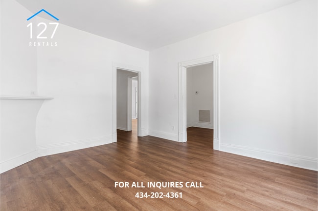 Building Photo - Spacious 3-Bedroom Apartment with Modern U...