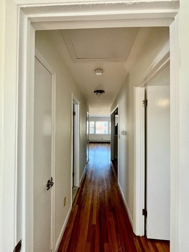 Building Photo - 203 Zabriskie St