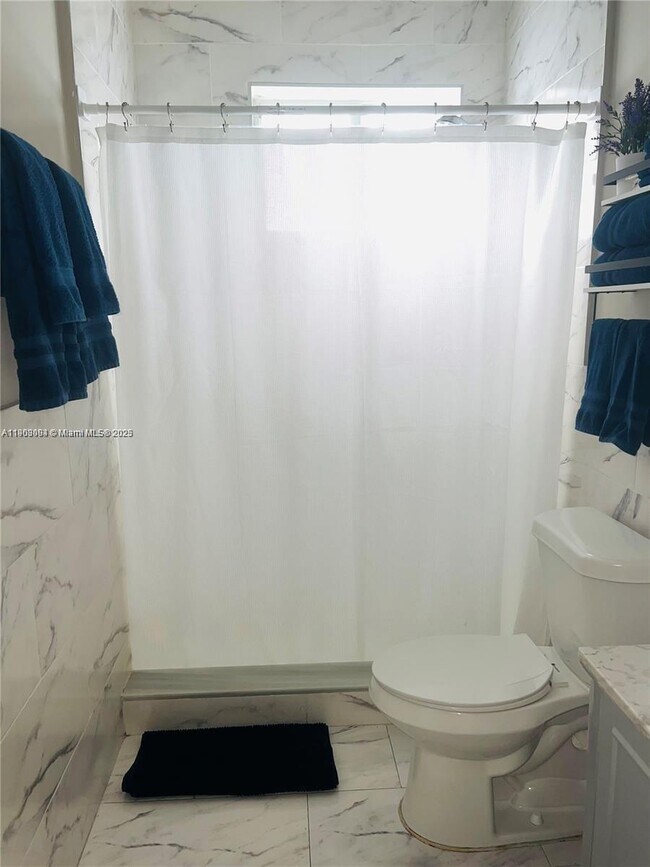 Building Photo - 2525 NW 33rd St