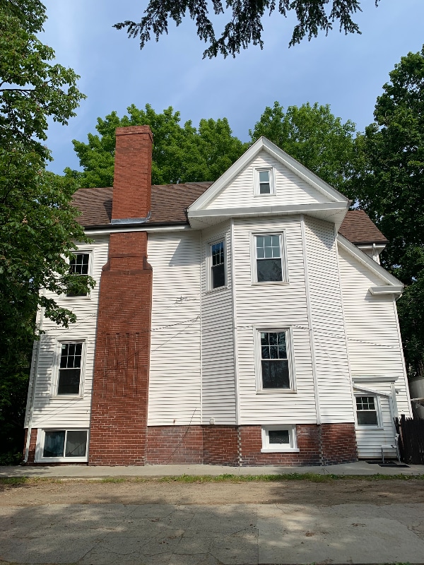 Building Photo - 11 Stuart St