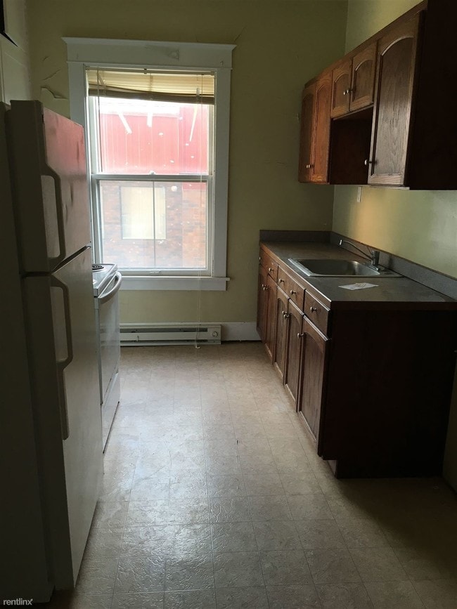 Building Photo - 230 Central Ave S