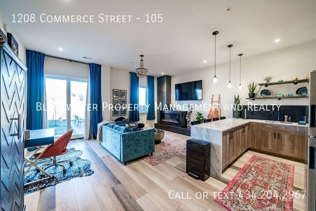 Primary Photo - 1208 Commerce St
