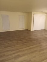 Building Photo - 1001 White Oak Road