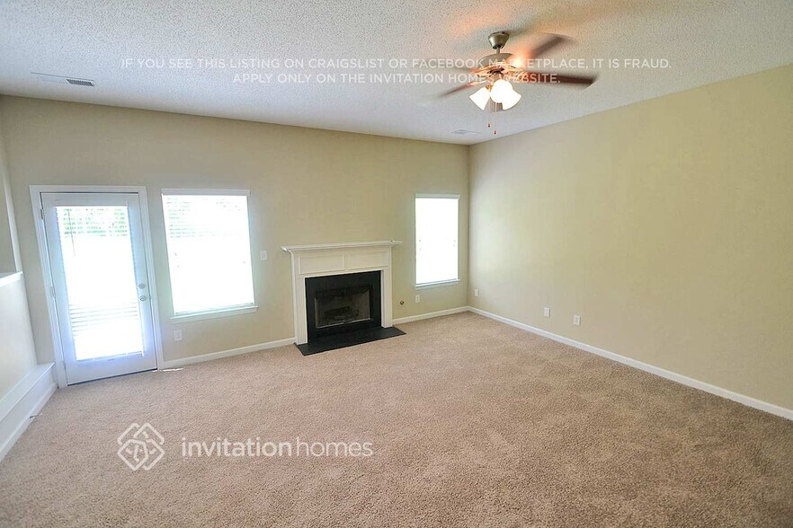 Building Photo - 3522 Umatilla Ln