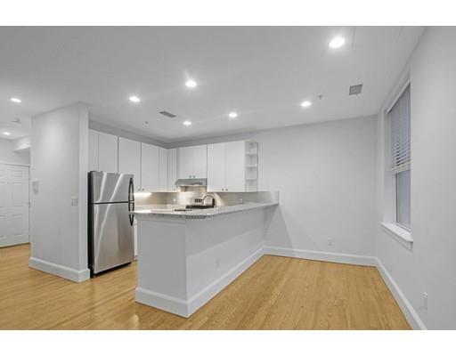 Building Photo - 140 Boylston St